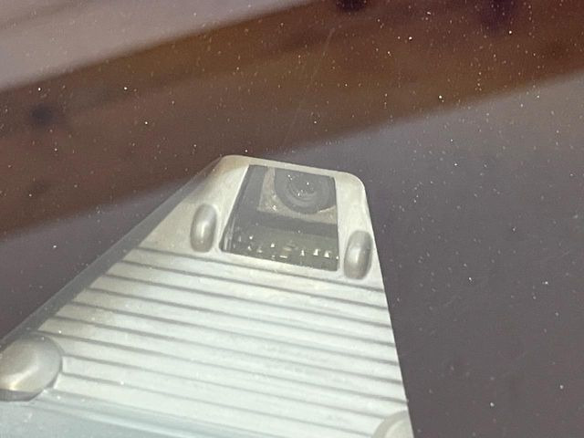 �y�z���_�Z���V���O�z���s���ɑO���̎ԗ�����F�����A�Փ˂������Ȏ��͌x��ƃu���[�L�ŏՓˉ���Ɣ�Q�y�����A�V�X�g�B�����S�Ƀh���C�u�����y���݂��������܂��B