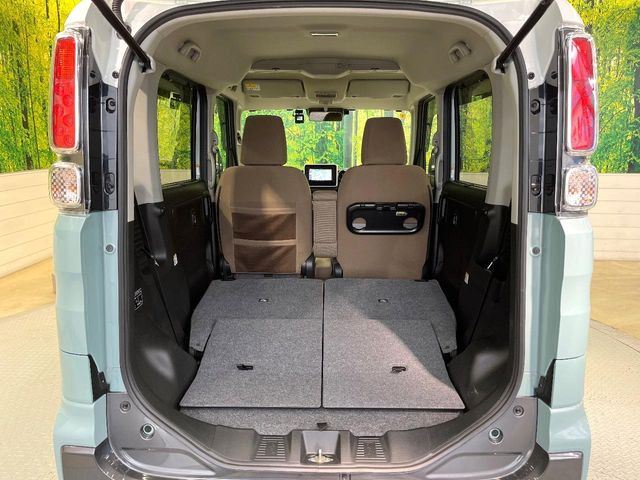 ���i�̂���������ʋ΁A���}���ɏ\���ȉ׎��X�y�[�X���m�ۂ��Ă���܂��B�Z�J���h�V�[�g��|���ƁA�傫�ȉו��̐ύڂ��\�ł���