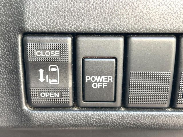 �y�p���[�X���C�h�h�A�z�X�}�[�g�L�[��^�]�Ȃ̃X�C�b�`�ŃX���C�h�h�A�̊J���\���d��������͂����ăh�A���J����K�v�������A���������q�l�ł��A�d���ו��������Ă��鎞�����N�ɊJ���߂ł��܂���