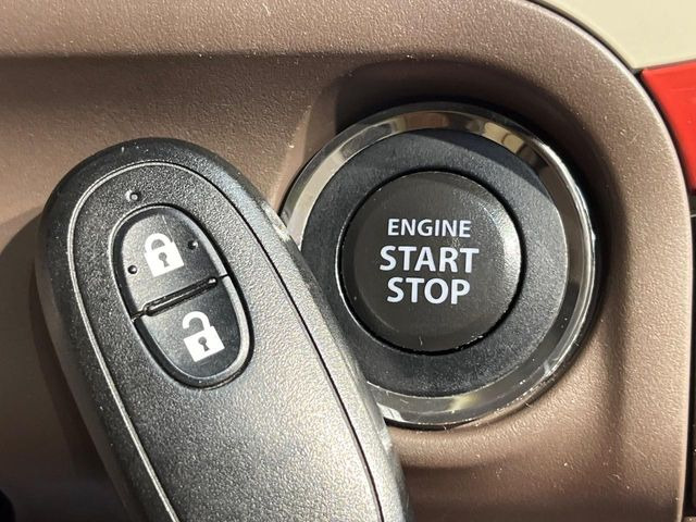 �y�L�[���X�X�^�[�g�V�X�e���z�J�o����|�P�b�g�ɓ��ꂽ�܂܂ł��h�A�̎{���E�������\�ȃX�}�[�g�L�[�𑕔��B�G���W���̃I���E�I�t�����J�M�����o���K�v����������Ƃ��Ă��֗��ł���