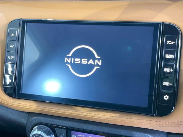 【メーカー純正ナビ】インテリアに溶け込むスタイリッシュな「専用設計」メーカーナビを装備♪視認性や操作性など基本性能にも優れ、より上質なカーライフをお楽しみいただけます。