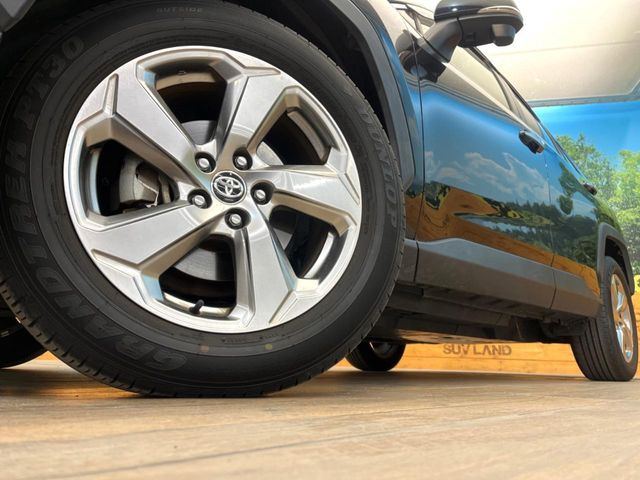 �y����18�C���`�A���~�z�C�[���z�O�ςɃ}�b�`���������A���~�z�C�[���𑕒����Ă���܂��B�e��ЊO�A���~�z�C�[����A�X�^�b�h���X�^�C�����戵�����Ă���܂��B���񂲑��k����������