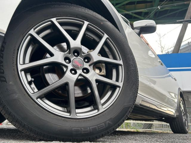 �ySTI18�C���`�A���~�z�C�[���z�O�ςɃ}�b�`�����A���~�z�C�[���𑕒����Ă���܂��B�e��A���~�z�C�[����A�X�^�b�h���X�^�C�����戵�����Ă���܂��B���񂲑��k����������