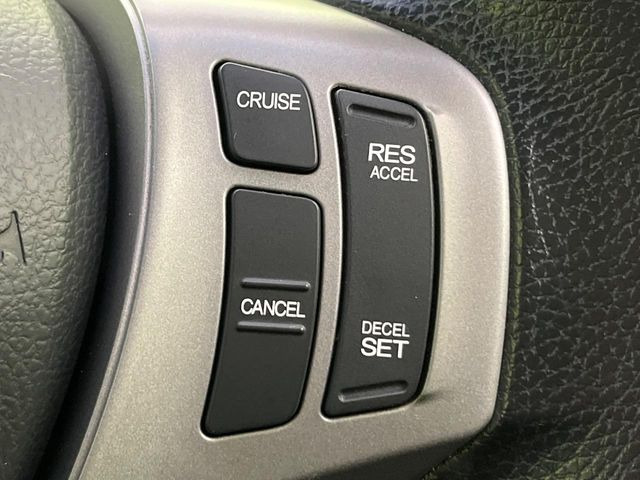 �y�N���[�Y�R���g���[���z�������H�����N���N���s�B�A�N�Z���𗣂��Ă���葬�x�ő��s���ł��A�������^�]���̕��S���y��!�����E�������ȒP�ȃX�C�b�`����Œ����ł��܂��B