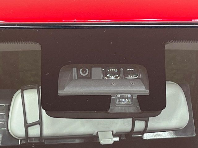 �y�X�Y�L �Z�[�t�e�B�T�|�[�g�z���s���ɑO���̎ԗ�����F�����A�Փ˂������Ȏ��͌x��ƃu���[�L�ŏՓˉ���Ɣ�Q�y�����A�V�X�g�B�����S�Ƀh���C�u�����y���݂��������܂��B