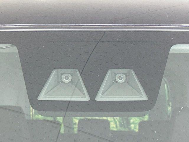 �y�g���^�Z�[�t�e�B�Z���X�z���s���ɑO���̎ԗ�����F�����A�Փ˂������Ȏ��͌x��ƃu���[�L�ŏՓˉ���Ɣ�Q�y�����A�V�X�g�B�����S�Ƀh���C�u�����y���݂��������܂��B