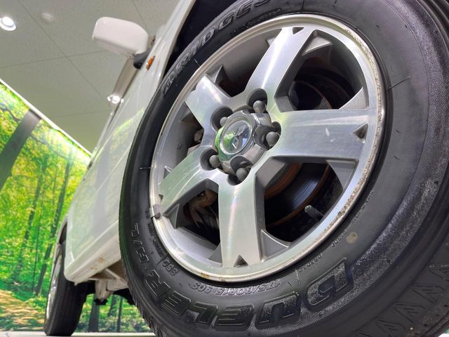 �y����15�C���`�A���~�z�C�[���z�O�ςɃ}�b�`���������A���~�z�C�[���𑕒����Ă���܂��B�e��ЊO�A���~�z�C�[����A�X�^�b�h���X�^�C�����戵�����Ă���܂��B���񂲑��k����������