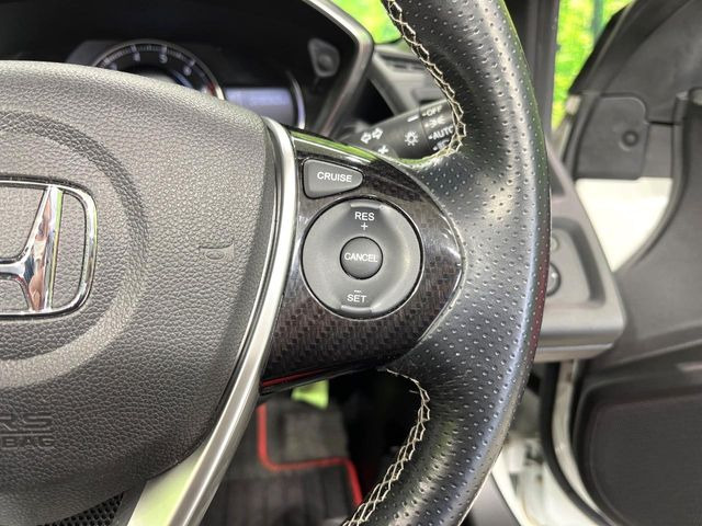 �y�N���[�Y�R���g���[���z�������H�����N���N���s�B�A�N�Z���𗣂��Ă���葬�x�ő��s���ł��A�������^�]���̕��S���y��!�����E�������ȒP�ȃX�C�b�`����Œ����ł��܂��B