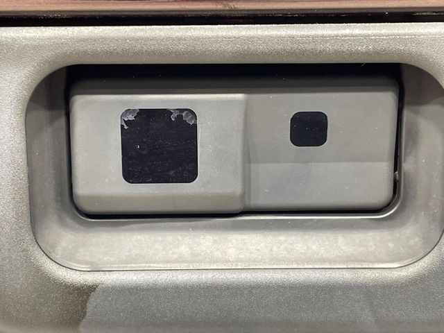 �y�X�}�[�g�A�V�X�g�z���s���ɑO���̎ԗ�����F�����A�Փ˂������Ȏ��͌x��ƃu���[�L�ŏՓˉ���Ɣ�Q�y�����A�V�X�g�B�����S�Ƀh���C�u�����y���݂��������܂��B