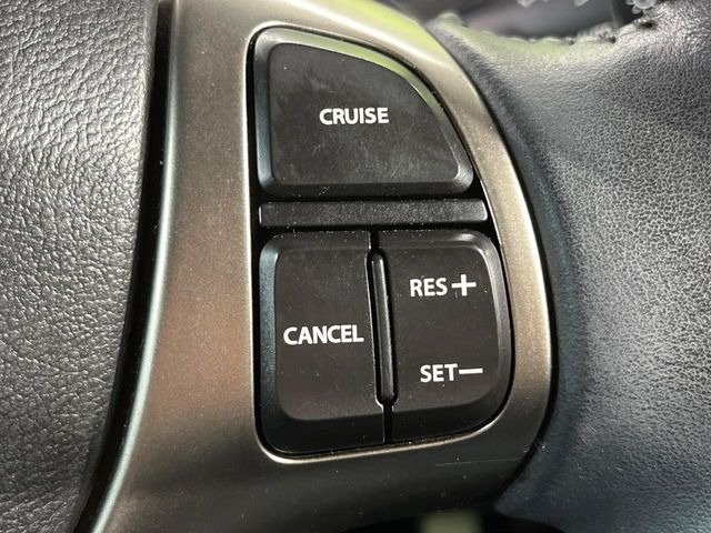 �y�N���[�Y�R���g���[���z�������H�����N���N���s�B�A�N�Z���𗣂��Ă���葬�x�ő��s���ł��A�������^�]���̕��S���y��!�����E�������ȒP�ȃX�C�b�`����Œ����ł��܂��B