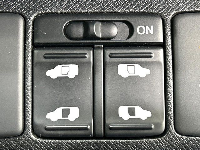 �y�����p���[�X���C�h�h�A�z�X�}�[�g�L�[��^�]�Ȃ̃X�C�b�`�Ō�ȗ����X���C�h�h�A�̊J���\���d��������͂����ăh�A���J����K�v�������A�����Ȃ��q�l�ł��ȒP�ɊJ���߂ł����K�ł���