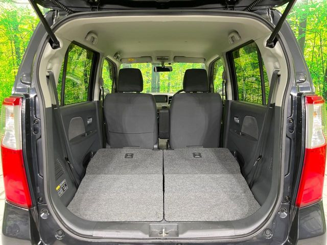 ���i�̂���������ʋ΁A���}���ɏ\���ȉ׎��X�y�[�X���m�ۂ��Ă���܂��B�Z�J���h�V�[�g��|���ƁA�傫�ȉו��̐ύڂ��\�ł���