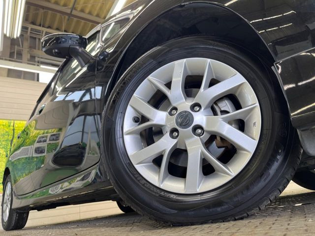 �y����15�C���`�A���~�z�C�[���z�O�ςɃ}�b�`���������A���~�z�C�[���𑕒����Ă���܂��B�e��ЊO�A���~�z�C�[����A�X�^�b�h���X�^�C�����戵�����Ă���܂��B���񂲑��k����������