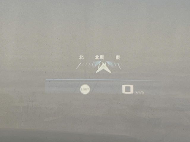 ���w�b�h�A�b�v�f�B�X�v���C:���݂̑��x�⑖�s�����f�W�^���\���ŉ^�]�ȑO���̃K���X�ɓ��e!�^�]���A���������炳���K�v�ȏ����m�F�ł���̂łƂ��Ă��֗��ň��S!