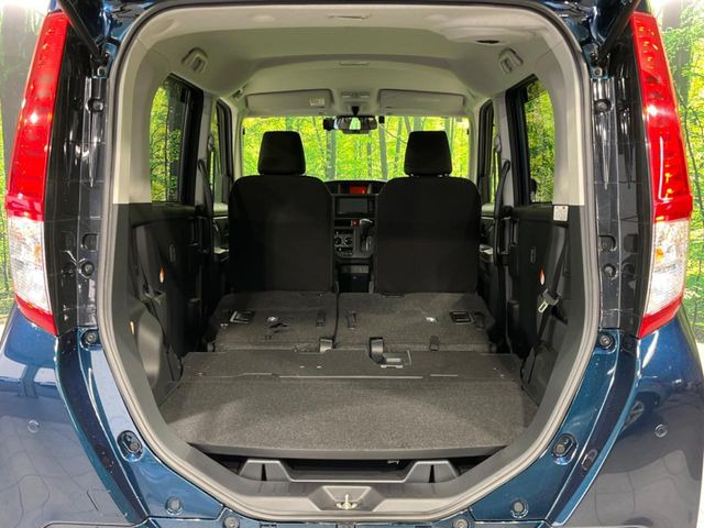 ���i�̂���������ʋ΁A���}���ɏ\���ȉ׎��X�y�[�X���m�ۂ��Ă���܂��B�Z�J���h�V�[�g��|���ƁA�傫�ȉו��̐ύڂ��\�ł���