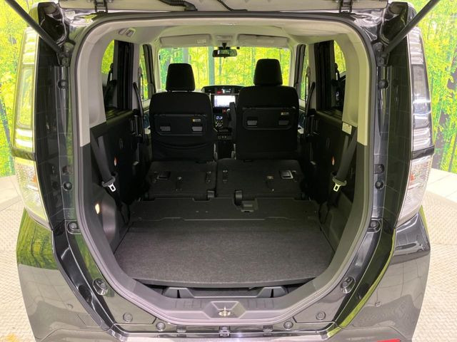 ���i�̂���������ʋ΁A���}���ɏ\���ȉ׎��X�y�[�X���m�ۂ��Ă���܂��B�Z�J���h�V�[�g��|���ƁA�傫�ȉו��̐ύڂ��\�ł���