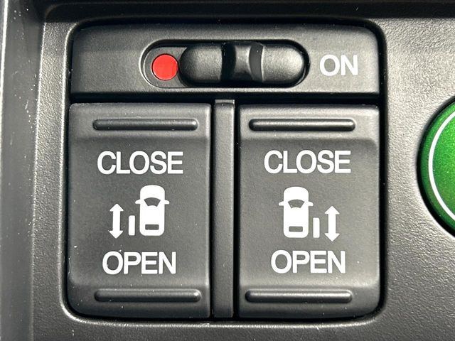 �y�����p���[�X���C�h�h�A�z�X�}�[�g�L�[��^�]�Ȃ̃X�C�b�`�Ō�ȗ����X���C�h�h�A�̊J���\���d��������͂����ăh�A���J����K�v�������A�����Ȃ��q�l�ł��ȒP�ɊJ���߂ł����K�ł���