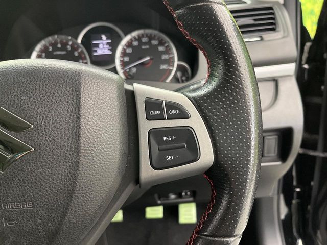 �y�N���[�Y�R���g���[���z�������H�����N���N���s�B�A�N�Z���𗣂��Ă���葬�x�ő��s���ł��A�������^�]���̕��S���y��!�����E�������ȒP�ȃX�C�b�`����Œ����ł��܂��B