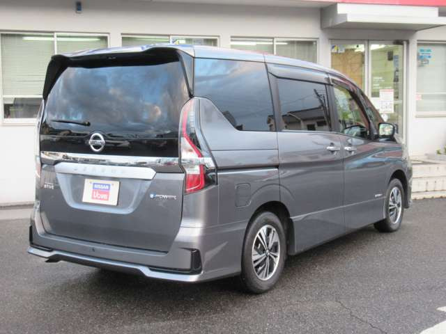 セレナ1.2 e-POWER ハイウェイスターV