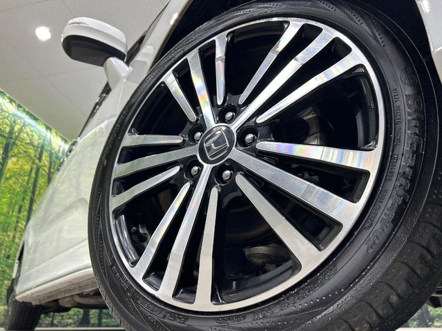 �y18�C���`�A���~�z�C�[���z�O�ςɃ}�b�`�����A���~�z�C�[���𑕒����Ă���܂��B�e��A���~�z�C�[����A�X�^�b�h���X�^�C�����戵�����Ă���܂��B���񂲑��k����������