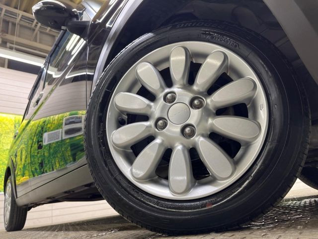 �y����14�C���`�A���~�z�C�[���z�O�ςɃ}�b�`���������A���~�z�C�[���𑕒����Ă���܂��B�e��ЊO�A���~�z�C�[����A�X�^�b�h���X�^�C�����戵�����Ă���܂��B���񂲑��k����������