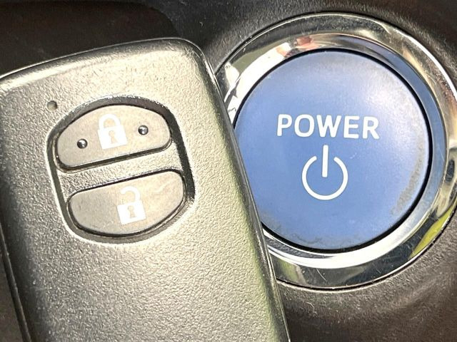 �y�X�}�[�g�L�[�z�J�o����|�P�b�g�ɓ��ꂽ�܂܂ł��h�A�̎{���E�������\�ȃX�}�[�g�L�[�𑕔��B�G���W���̃I���E�I�t�����J�M�����o���K�v����������Ƃ��Ă��֗��ł���