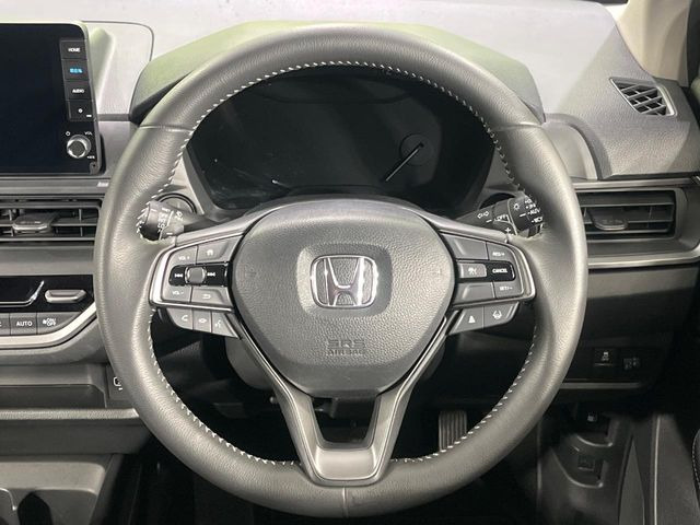 �y�����v�����X�e�A�����O�z�㎿�Ȋv���g�p���邱�ƂŁA��ɂ����������݂ƂĂ��^�]���₷���n���h���ł���