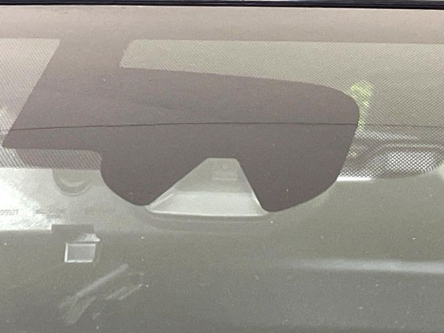 �y�G�}�[�W�F���V�[�u���[�L�z���s���ɑO���̎ԗ�����F�����A�Փ˂������Ȏ��͌x��ƃu���[�L�ŏՓˉ���Ɣ�Q�y�����A�V�X�g�B�����S�Ƀh���C�u�����y���݂��������܂��B