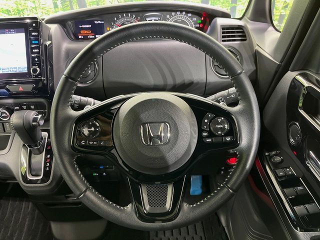 �y�����v�����X�e�A�����O�z�㎿�Ȋv���g�p���邱�ƂŁA��ɂ����������݂ƂĂ��^�]���₷���n���h���ł���