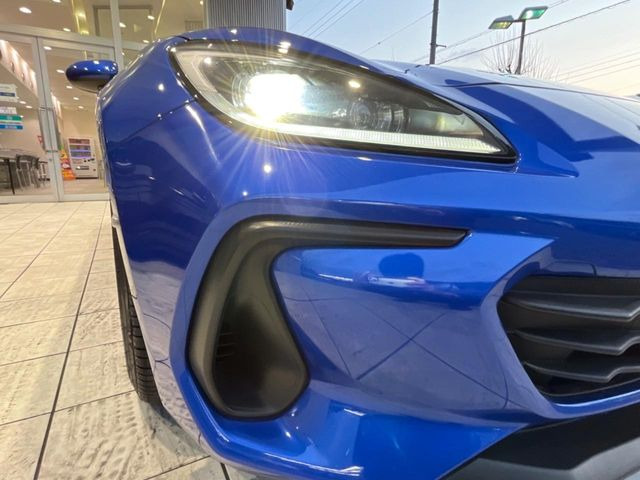 �yLED�w�b�h���C�g�z���V����ԑ��s�����ǍD�Ȏ��E���m�ۂ����S���ĉ^�]�ł��鍂�P�xLED�w�b�h���C�g�𑕔�!�_�����x�������A����d�͂��}�����Ă��܂��B