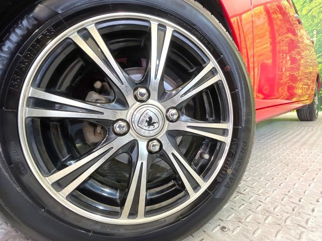 �y14�C���`�A���~�z�C�[���z�O�ςɃ}�b�`�����A���~�z�C�[���𑕒����Ă���܂��B�e��A���~�z�C�[����A�X�^�b�h���X�^�C�����戵�����Ă���܂��B���񂲑��k����������