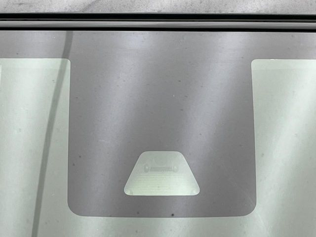 �y�X�}�[�g�A�V�X�g�z���s���ɑO���̎ԗ�����F�����A�Փ˂������Ȏ��͌x��ƃu���[�L�ŏՓˉ���Ɣ�Q�y�����A�V�X�g�B�����S�Ƀh���C�u�����y���݂��������܂��B