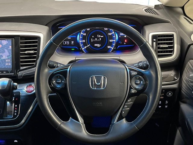 �y�����v�����X�e�A�����O�z�㎿�Ȋv���g�p���邱�ƂŁA��ɂ����������݂ƂĂ��^�]���₷���n���h���ł���