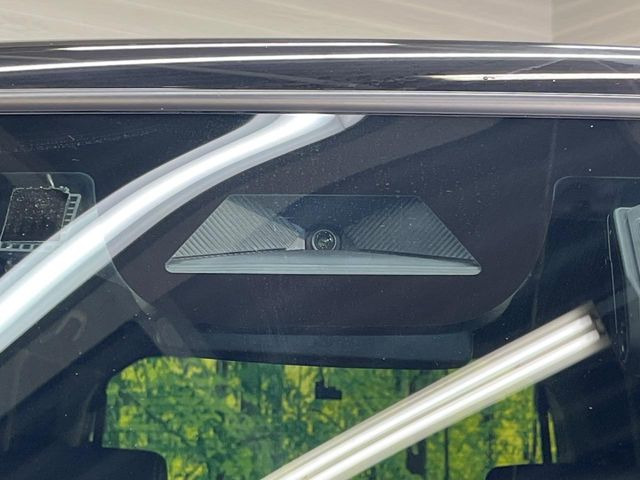 �y�z���_�Z���V���O�z���s���ɑO���̎ԗ�����F�����A�Փ˂������Ȏ��͌x��ƃu���[�L�ŏՓˉ���Ɣ�Q�y�����A�V�X�g�B�����S�Ƀh���C�u�����y���݂��������܂��B