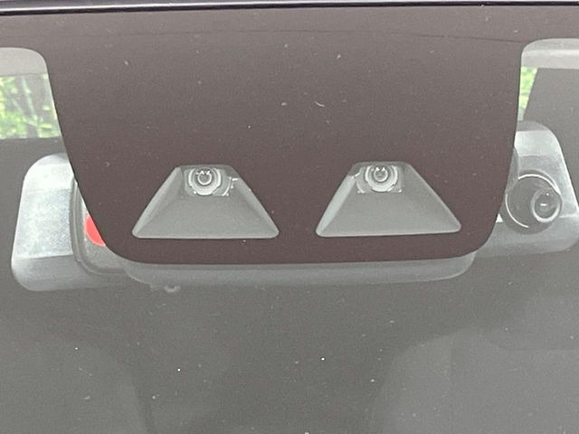 �y�X�}�[�g�A�V�X�g�z���s���ɑO���̎ԗ�����F�����A�Փ˂������Ȏ��͌x��ƃu���[�L�ŏՓˉ���Ɣ�Q�y�����A�V�X�g�B�����S�Ƀh���C�u�����y���݂��������܂��B