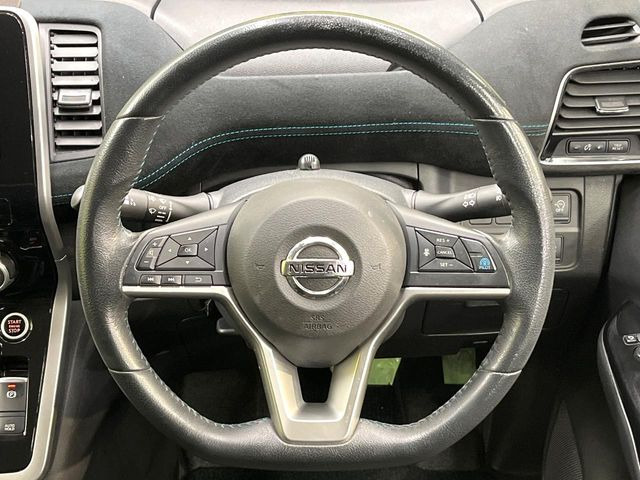 �y�����v�����X�e�A�����O�z�㎿�Ȋv���g�p���邱�ƂŁA��ɂ����������݂ƂĂ��^�]���₷���n���h���ł���