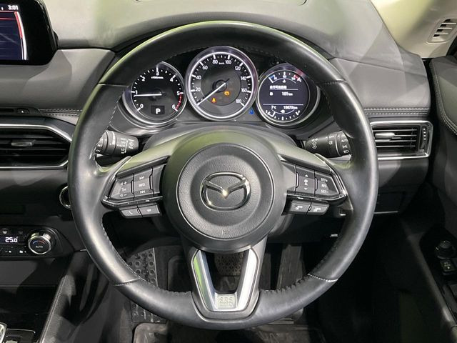 �y�����v�����X�e�A�����O�z�㎿�Ȋv���g�p���邱�ƂŁA��ɂ����������݂ƂĂ��^�]���₷���n���h���ł���