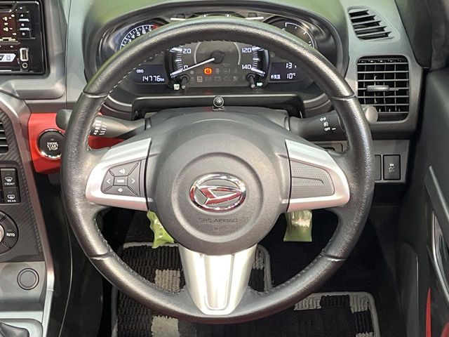 �y�����v�����X�e�A�����O�z�㎿�Ȋv���g�p���邱�ƂŁA��ɂ����������݂ƂĂ��^�]���₷���n���h���ł���