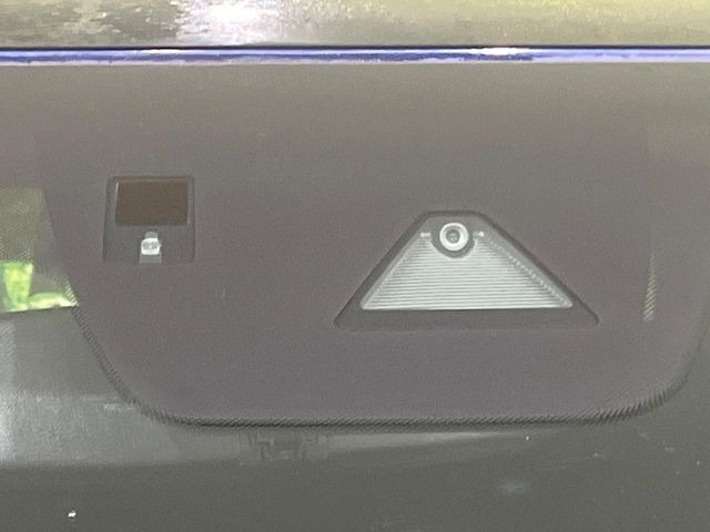 �y�X�}�[�g�u���[�L�T�|�[�g�z���s���ɑO���̎ԗ�����F�����A�Փ˂������Ȏ��͌x��ƃu���[�L�ŏՓˉ���Ɣ�Q�y�����A�V�X�g�B�����S�Ƀh���C�u�����y���݂��������܂��B