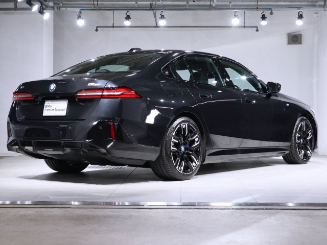 i5M60 xドライブ 4WD