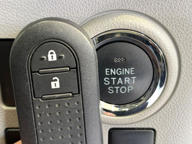 �y�L�[�t���[�V�X�e���z�J�o����|�P�b�g�ɓ��ꂽ�܂܂ł��h�A�̎{���E�������\�ȃX�}�[�g�L�[�𑕔��B�G���W���̃I���E�I�t�����J�M�����o���K�v����������Ƃ��Ă��֗��ł���