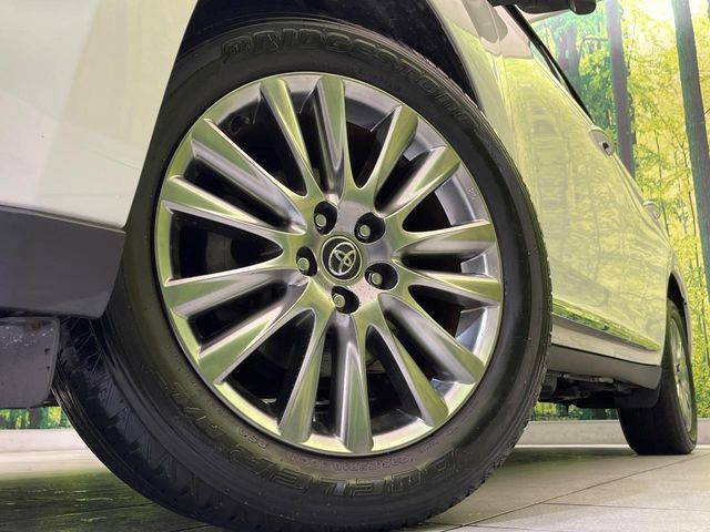 �y����18�C���`�A���~�z�C�[���z�O�ςɃ}�b�`���������A���~�z�C�[���𑕒����Ă���܂��B�e��ЊO�A���~�z�C�[����A�X�^�b�h���X�^�C�����戵�����Ă���܂��B���񂲑��k����������