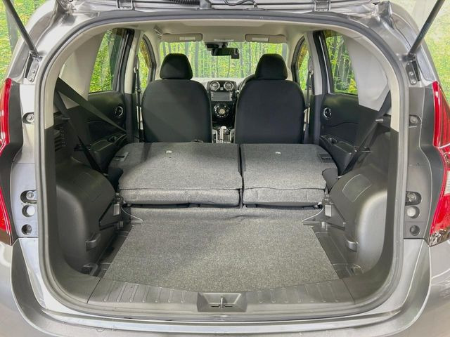 ���i�̂���������ʋ΁A���}���ɏ\���ȉ׎��X�y�[�X���m�ۂ��Ă���܂��B�Z�J���h�V�[�g��|���ƁA�傫�ȉו��̐ύڂ��\�ł���