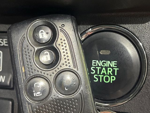 �y�L�[�t���[�V�X�e���z�J�o����|�P�b�g�ɓ��ꂽ�܂܂ł��h�A�̎{���E�������\�ȃX�}�[�g�L�[�𑕔��B�G���W���̃I���E�I�t�����J�M�����o���K�v����������Ƃ��Ă��֗��ł���