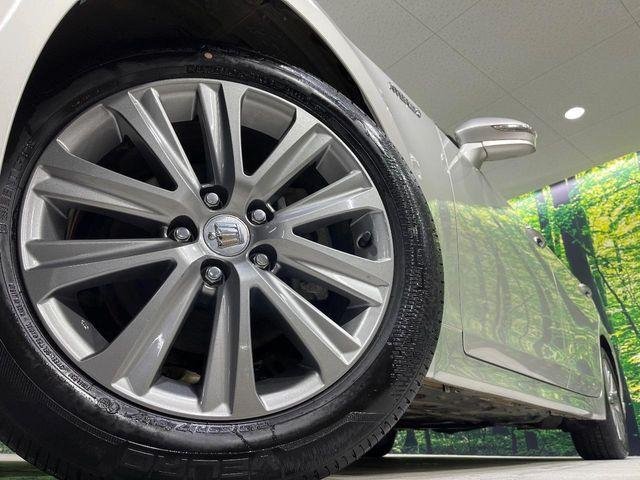 �y����17�C���`�A���~�z�C�[���z�O�ςɃ}�b�`���������A���~�z�C�[���𑕒����Ă���܂��B�e��ЊO�A���~�z�C�[����A�X�^�b�h���X�^�C�����戵�����Ă���܂��B���񂲑��k����������