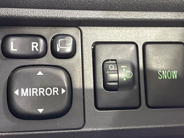 �y�d���i�[�~���[�z�T�C�h�~���[�͓d���i�[���ƂȂ��Ă���A�������ԏ�ł��L�Y�������X�N��}�����܂��B