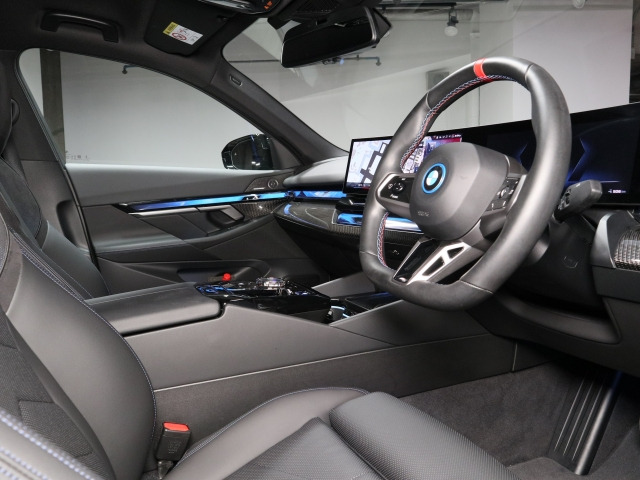 i5M60 xドライブ 4WD