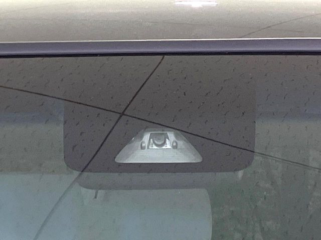 �y�X�}�[�g�A�V�X�g�z���s���ɑO���̎ԗ�����F�����A�Փ˂������Ȏ��͌x��ƃu���[�L�ŏՓˉ���Ɣ�Q�y�����A�V�X�g�B�����S�Ƀh���C�u�����y���݂��������܂��B