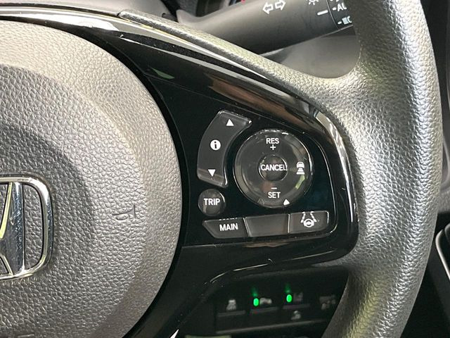 �y�z���_�Z���V���O�z���s���ɑO���̎ԗ�����F�����A�Փ˂������Ȏ��͌x��ƃu���[�L�ŏՓˉ���Ɣ�Q�y�����A�V�X�g�B�����S�Ƀh���C�u�����y���݂��������܂��B