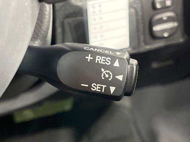 �y�N���[�Y�R���g���[���z�������H�����N���N���s�B�A�N�Z���𗣂��Ă���葬�x�ő��s���ł��A�������^�]���̕��S���y��!�����E�������ȒP�ȃX�C�b�`����Œ����ł��܂��B